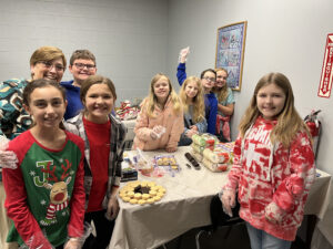 4-h'ers helping the community